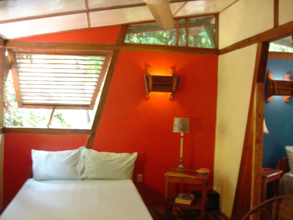 Whistling Bird Hotel Negril Exterior foto